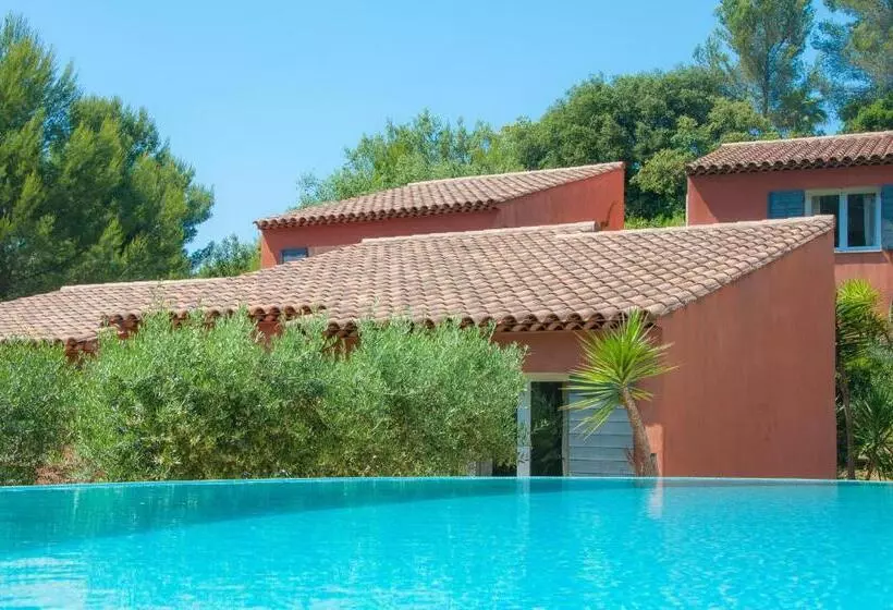 Aamiaismajoitus (B&B) La Maison Du Castellet