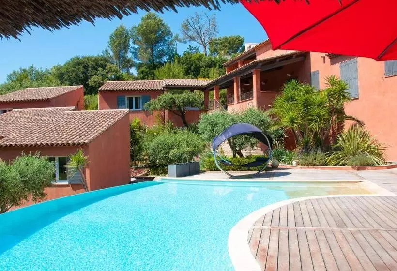 Aamiaismajoitus (B&B) La Maison Du Castellet