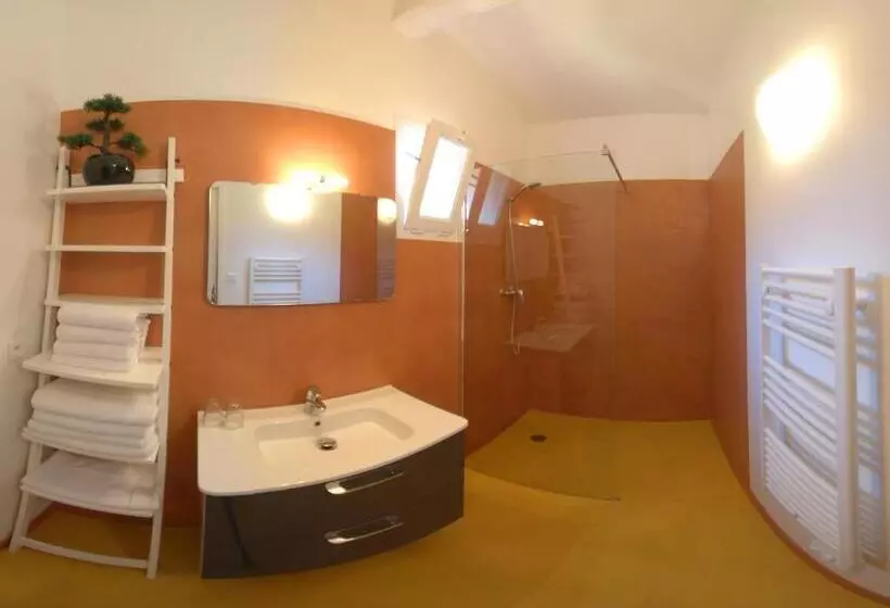 Aamiaismajoitus (B&B) La Maison Du Castellet