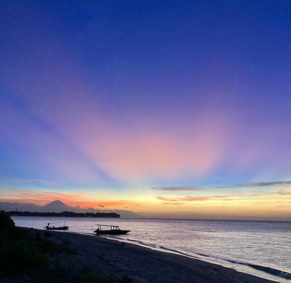 مبيت وإفطار Meno Madia Bungalows