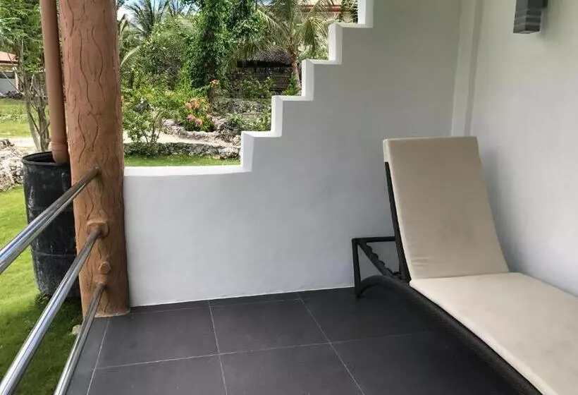 Cabilao Sunset Dive & Beach Resort