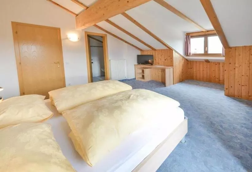 Hotelli Gasthof Ebner Pfiffikus