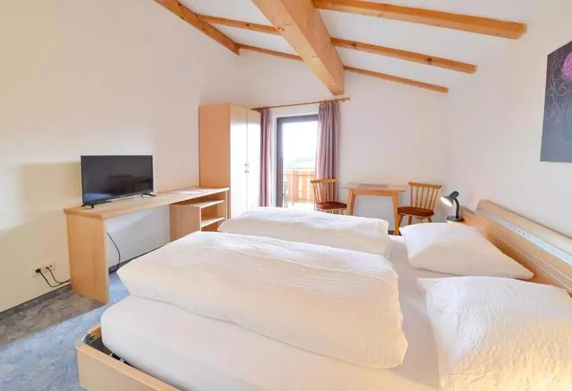 Hotelli Gasthof Ebner Pfiffikus