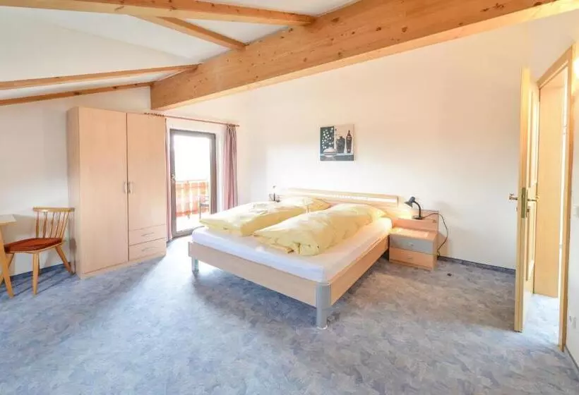 Hotelli Gasthof Ebner Pfiffikus