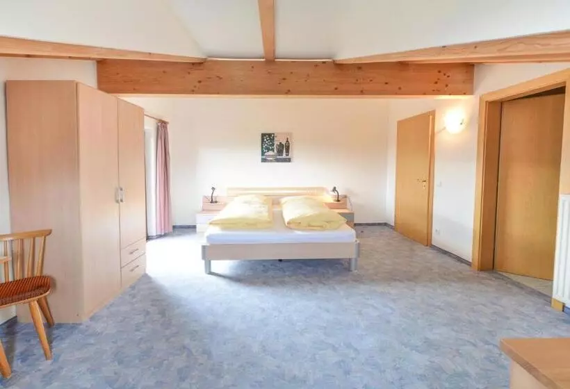 Hotelli Gasthof Ebner Pfiffikus