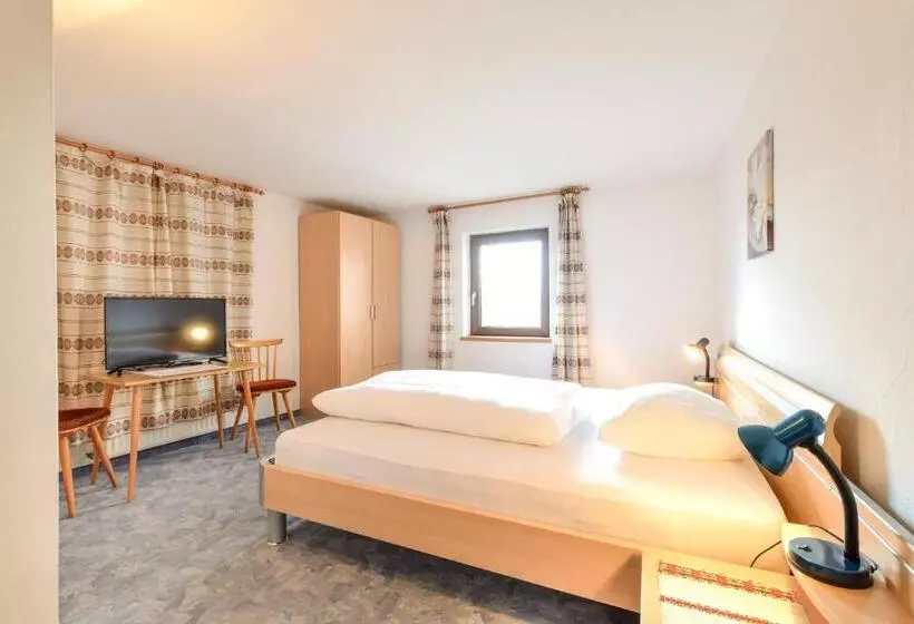 Hotelli Gasthof Ebner Pfiffikus