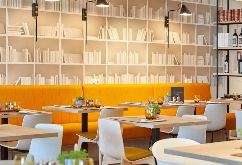 ホテル Ibis Styles La Rochesuryon