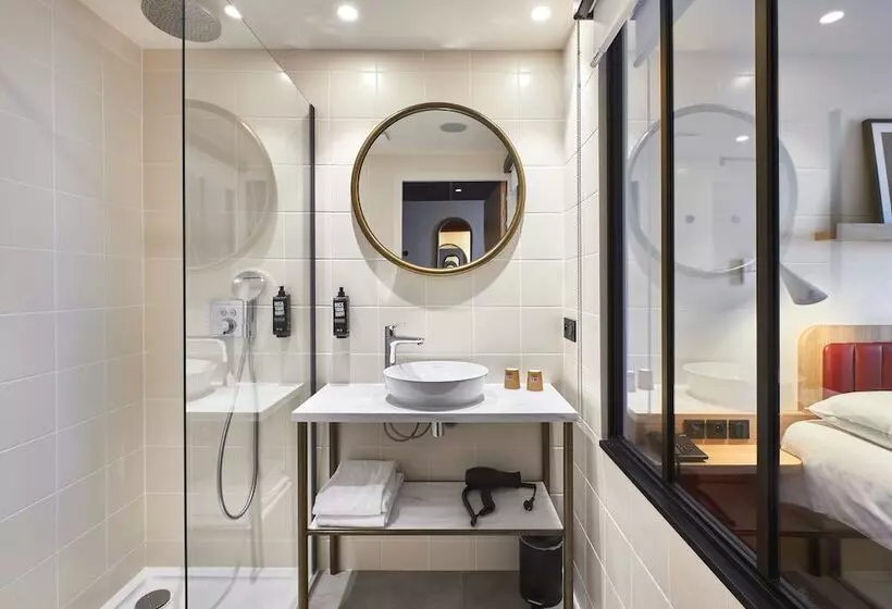 ホテル Ibis Styles La Rochesuryon