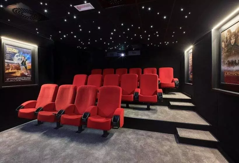 ホテル Ibis Styles La Rochesuryon