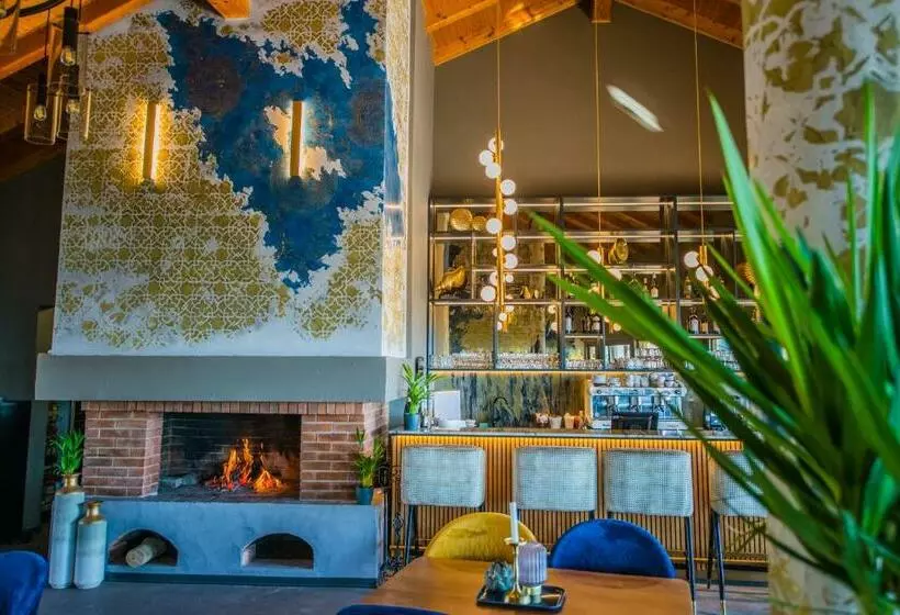 Hotelli Pensiunea Casa Buna