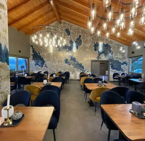 Hotelli Pensiunea Casa Buna