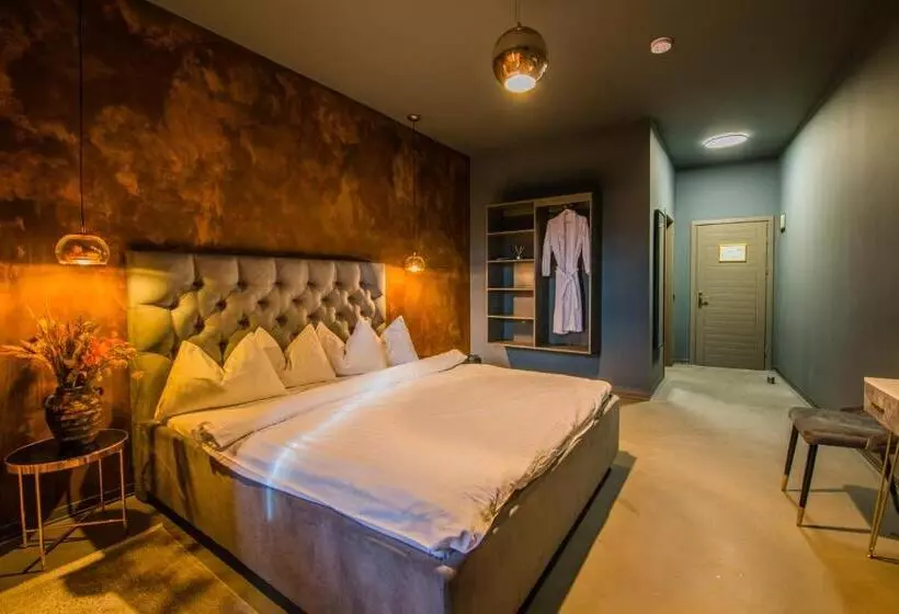 Hotelli Pensiunea Casa Buna