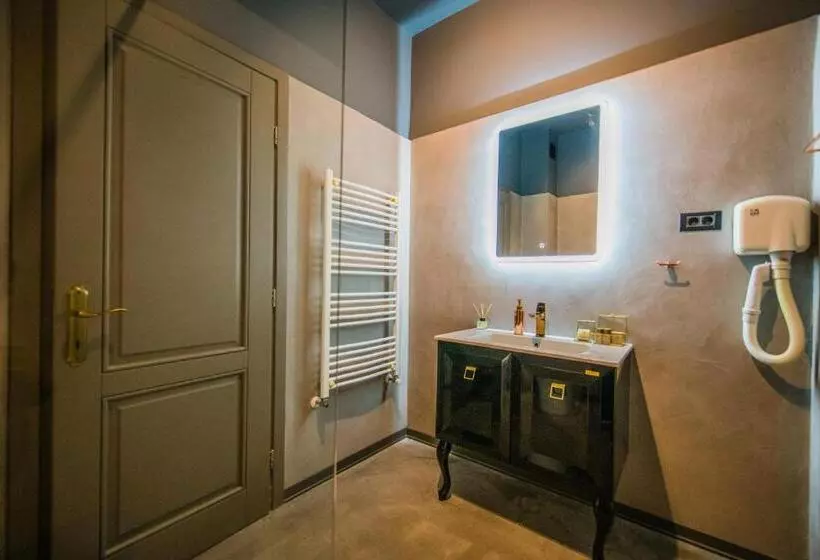 Hotelli Pensiunea Casa Buna