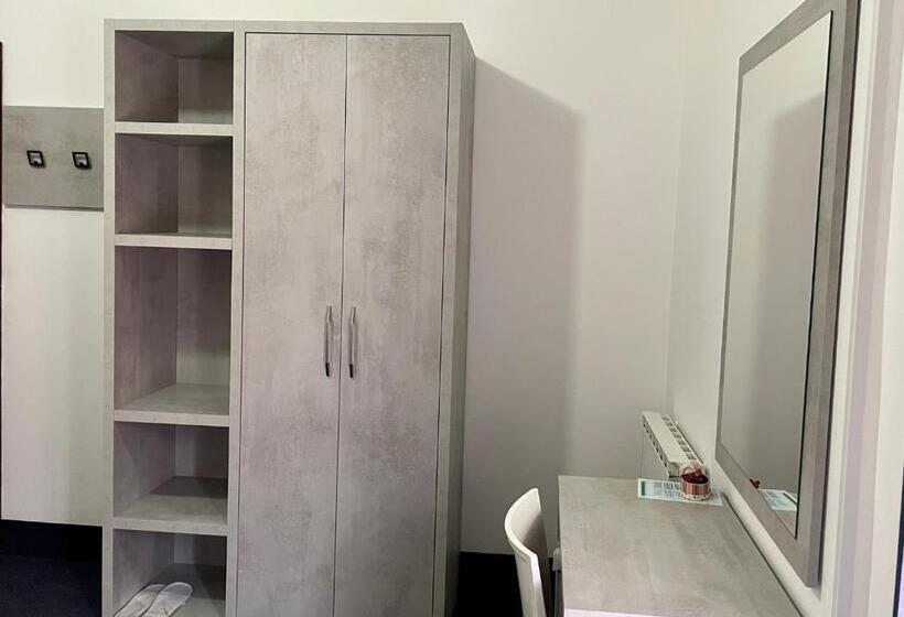 בית מלון כפרי Villa Serena