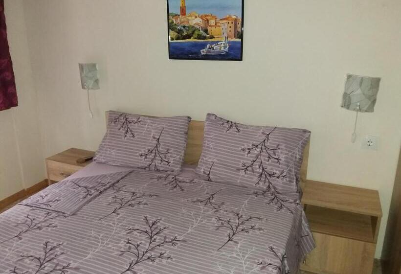 پانسیون Guest House Astra