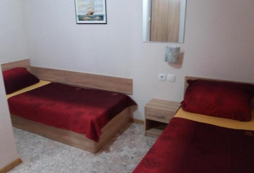 پانسیون Guest House Astra