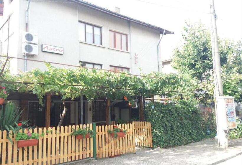 پانسیون Guest House Astra