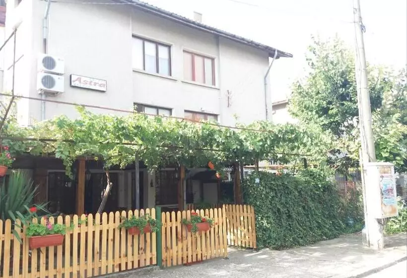 ペンション Guest House Astra