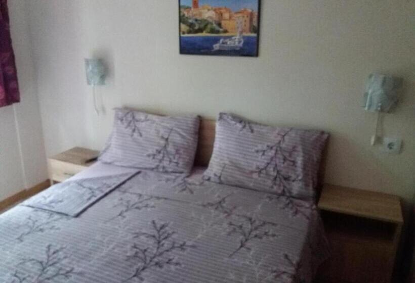 پانسیون Guest House Astra