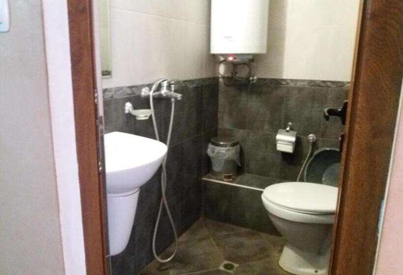 پانسیون Guest House Astra