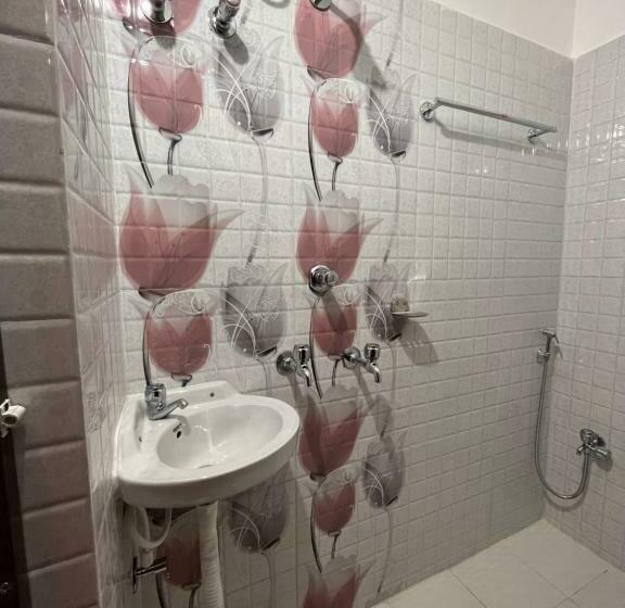 پانسیون Shradharam Lodge