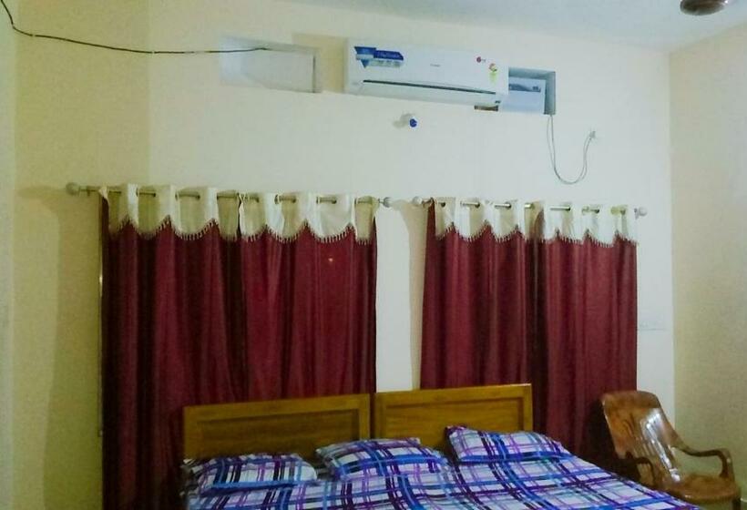 پانسیون Shradharam Lodge