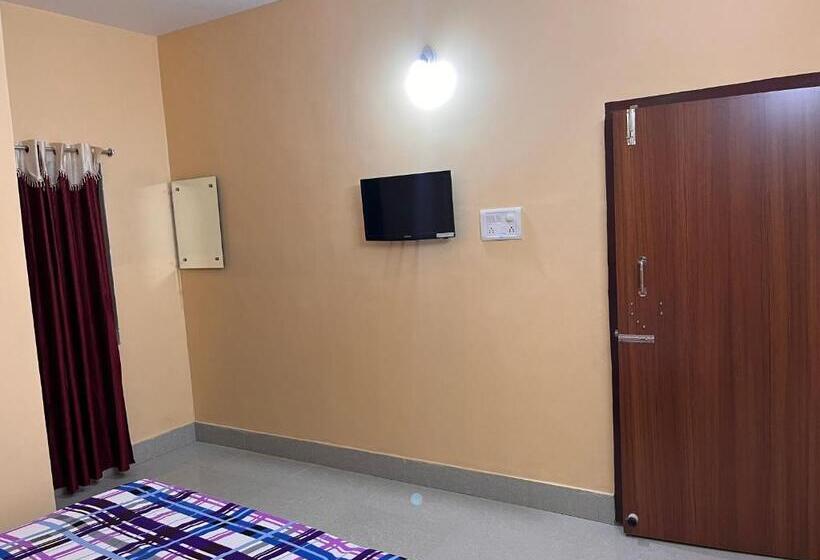 پانسیون Shradharam Lodge