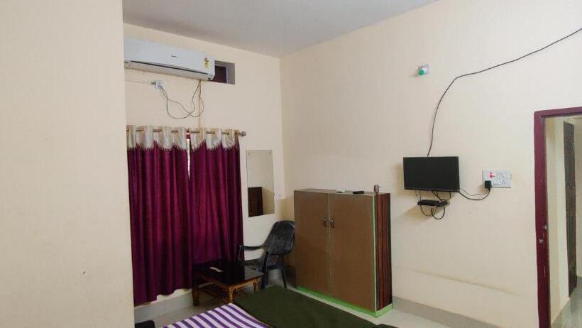 پانسیون Shradharam Lodge