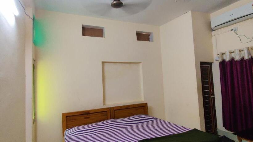 پانسیون Shradharam Lodge