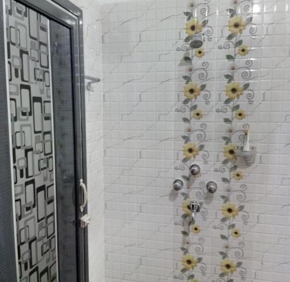 پانسیون Shradharam Lodge