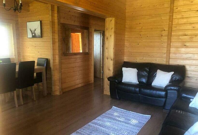 Курорт Oat Hill Farm Lodges