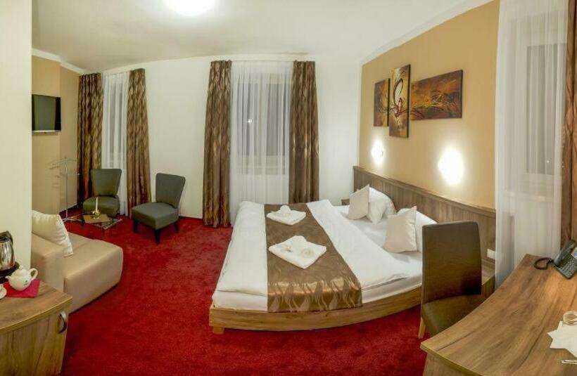 Wellness Hotel Hluboký Dvůr