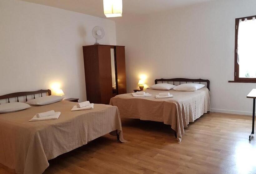 Acacias Hôtel Motel