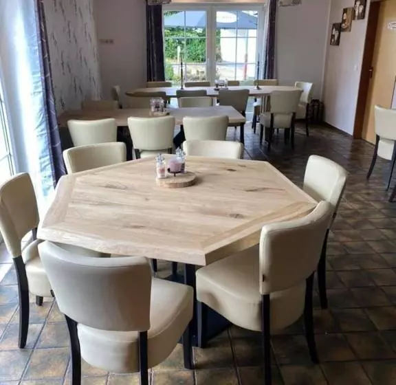 Bed and Breakfast & Pension Haus Dewenter