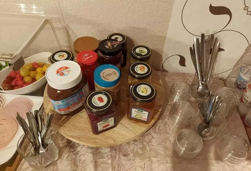 Bed and Breakfast & Pension Haus Dewenter