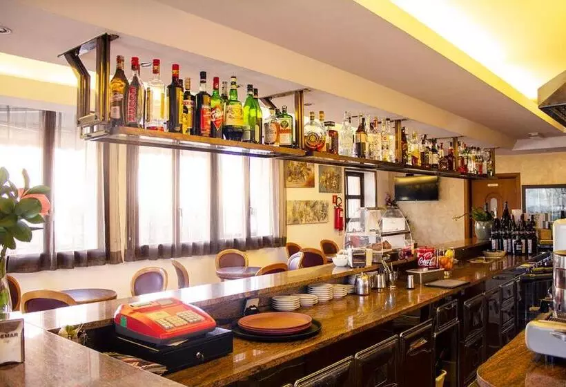 ホテル Albergo Ristorante Belvedere