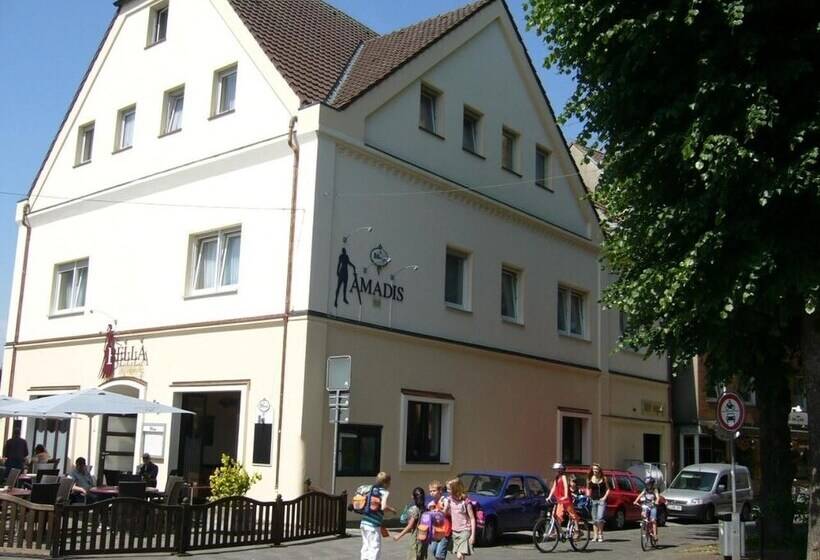 فندق Amadis