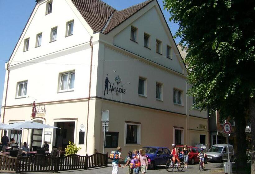 فندق Amadis
