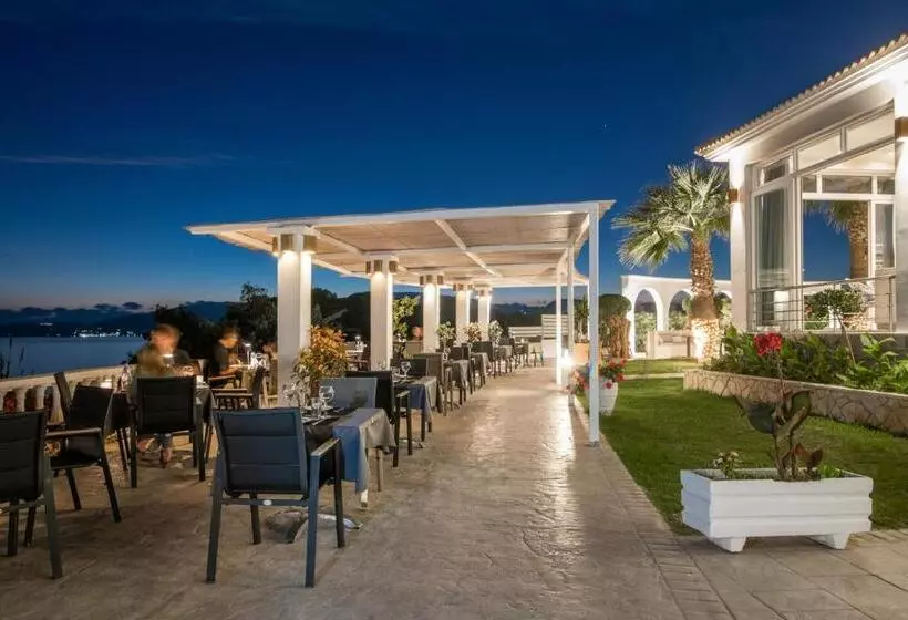 هتل Crystal Beach