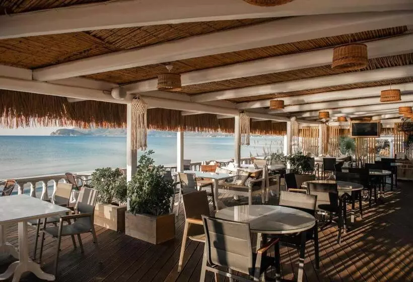 هتل Crystal Beach