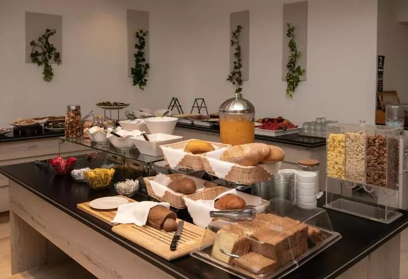 هتل Crystal Beach