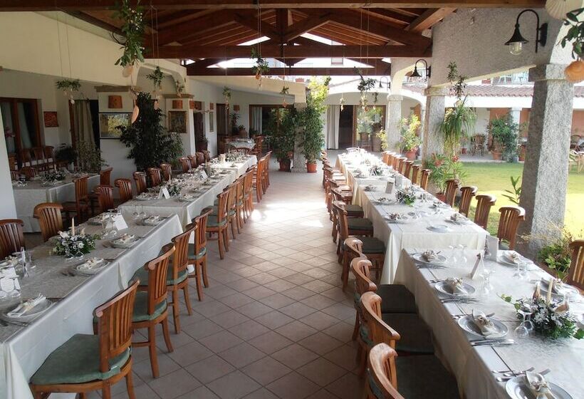 Отель Domu Incantada