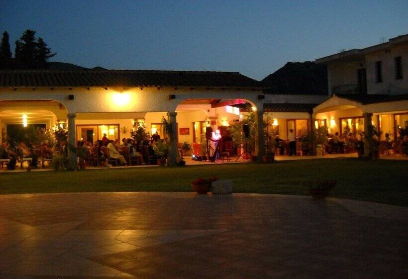 Отель Domu Incantada