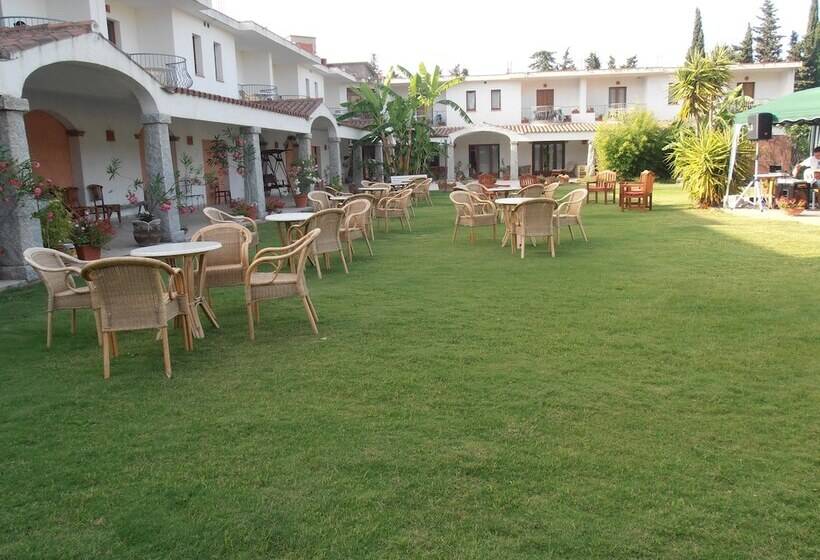 Отель Domu Incantada