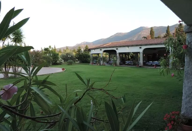 هتل Domu Incantada