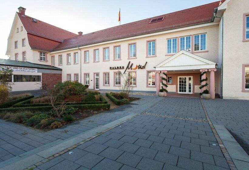 فندق Halber Mond