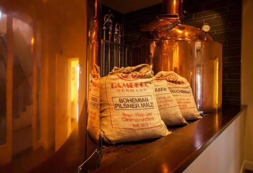 Отель Halber Mond