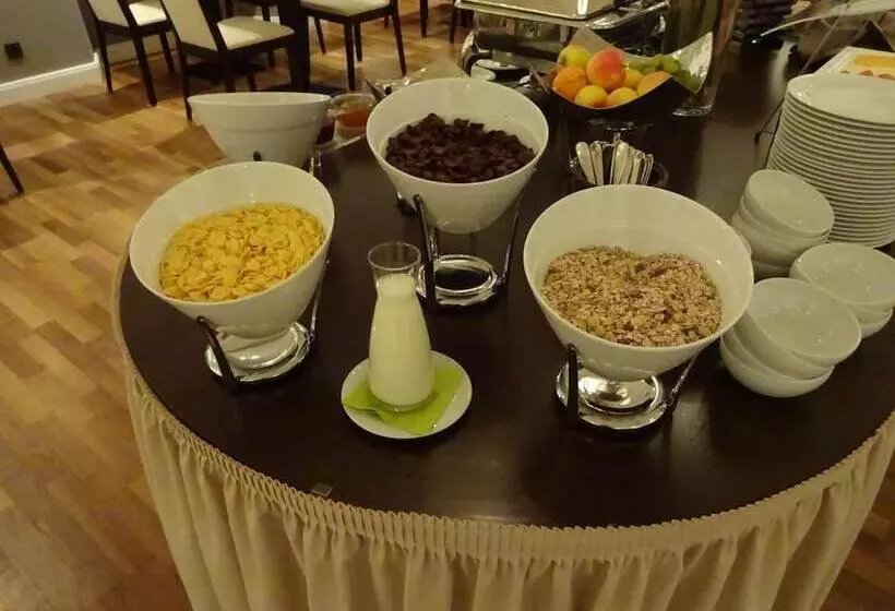 Отель Halber Mond