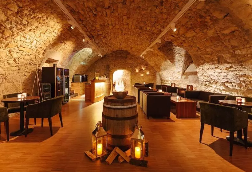 Отель Halber Mond