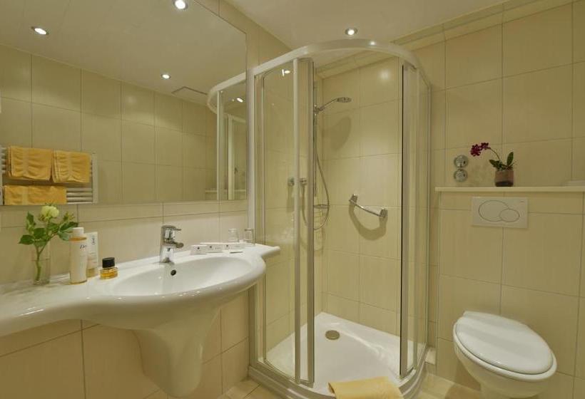 فندق Haus Neugebauer Garni, Johannisberg